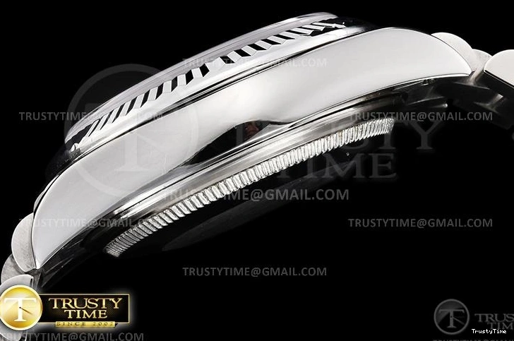 0313 RMDJ0252B – DJ Midsize 31mm Classic 821